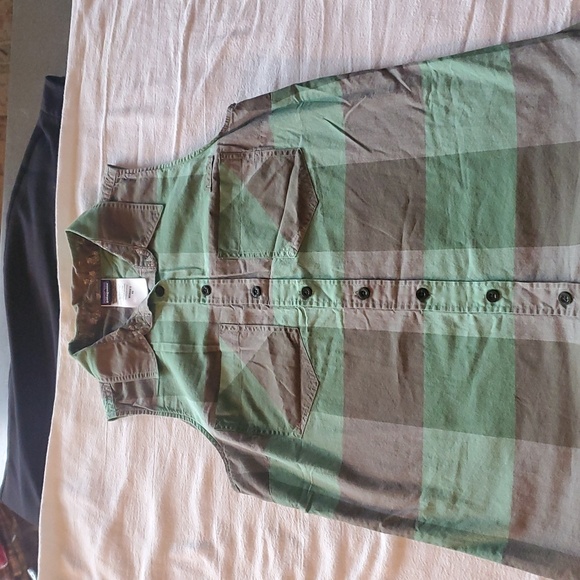 Patagonia Green and‎ Gray Plaid Sleeveless Button-up Sz. XS Shirt Blouse - Picture 7 of 9